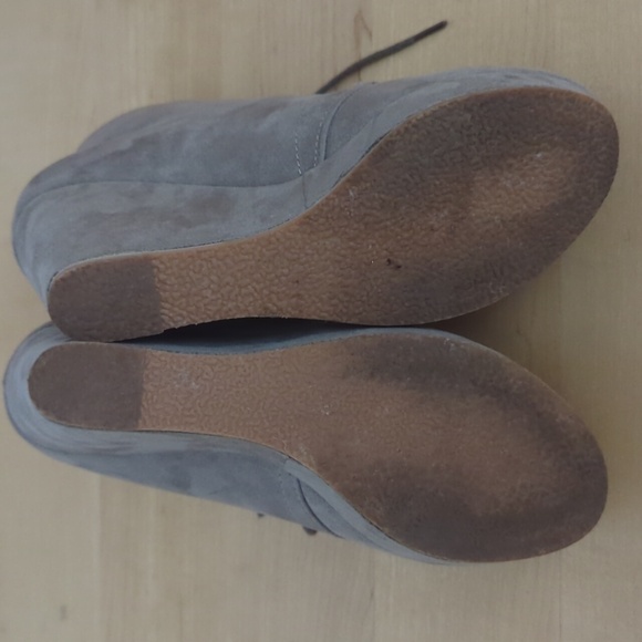 Shoe Dazzle Nivera Wedge Booties faux Suede Grey - Picture 9 of 9